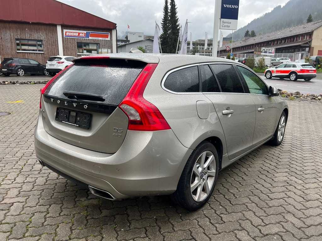 Volvo  D5 AWD Momentum Geartronic